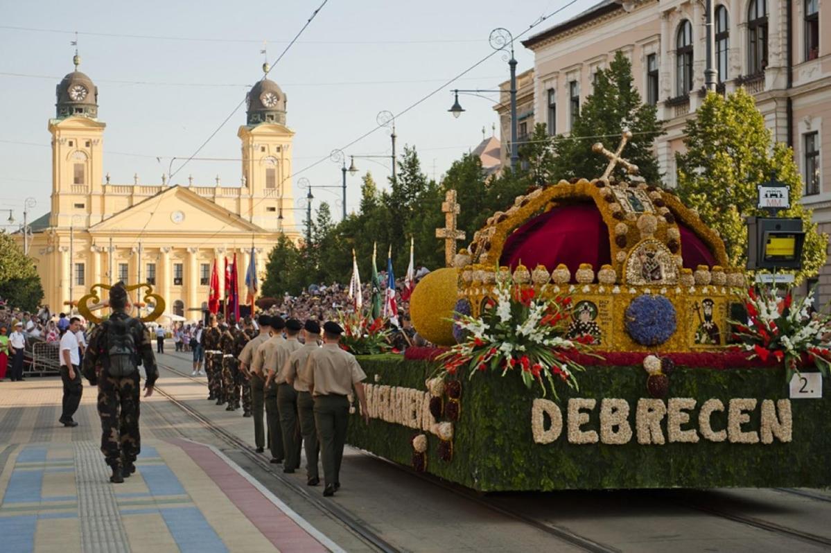 Sára magánszálláshely Debrecen Exterior foto